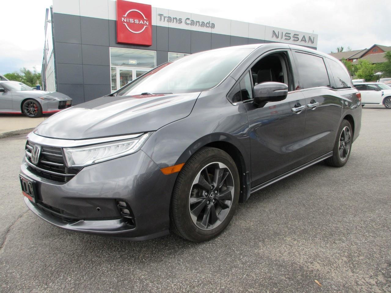 2023 Honda Odyssey Touring Photo0