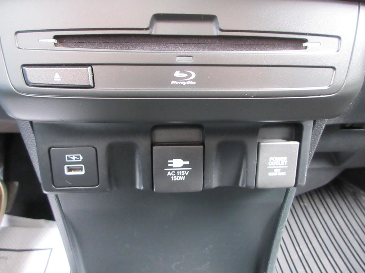 2023 Honda Odyssey Touring Photo