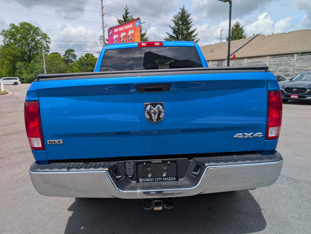 2023 RAM 1500 Classic SLT Photo4