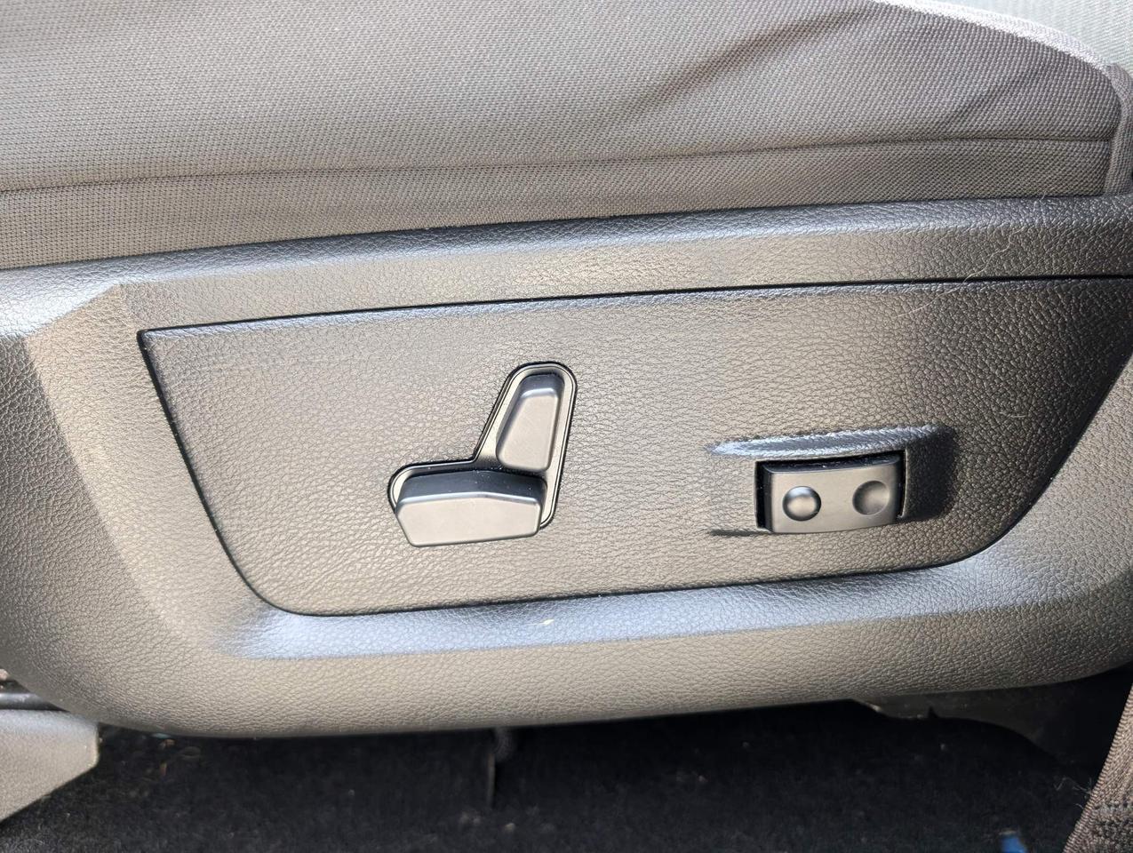 2023 RAM 1500 Classic SLT Photo