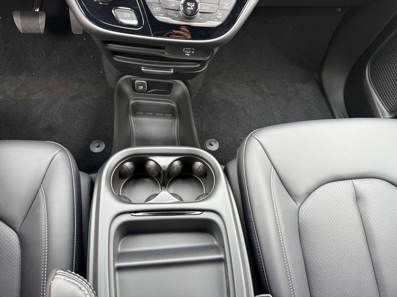 2027 Chrysler Pacifica Select FWD Photo