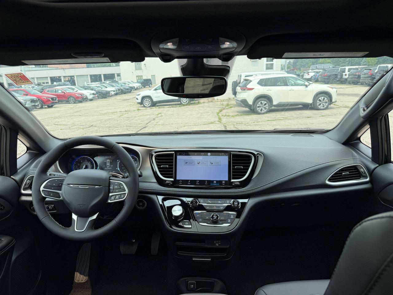 2027 Chrysler Pacifica Select FWD Photo