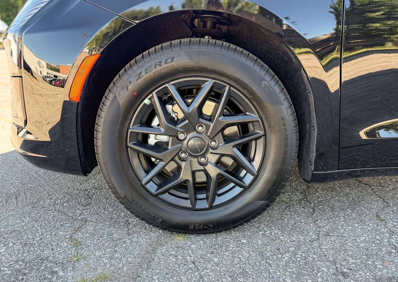 2027 Chrysler Pacifica Select FWD Photo