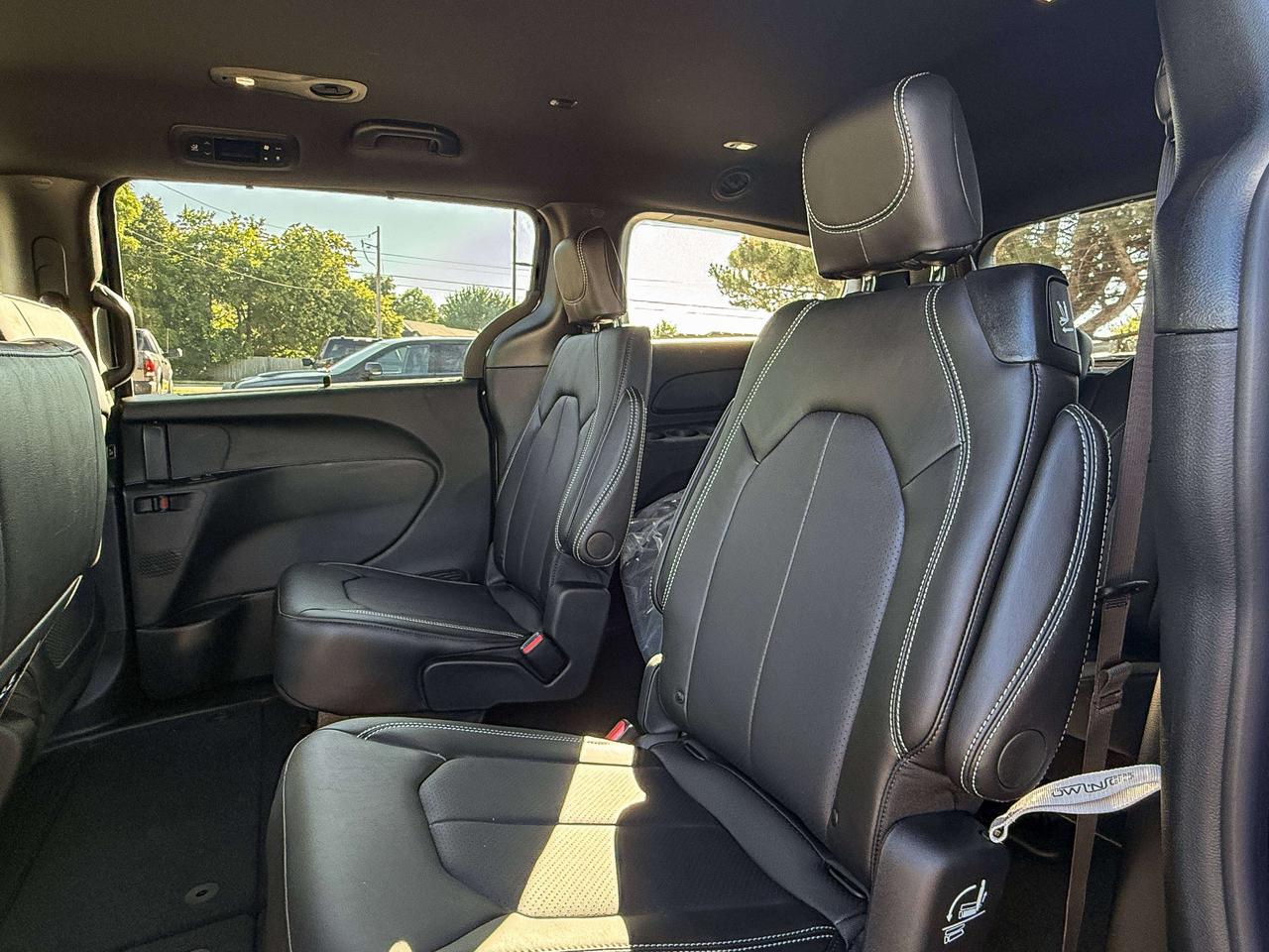 2027 Chrysler Pacifica Select FWD Photo