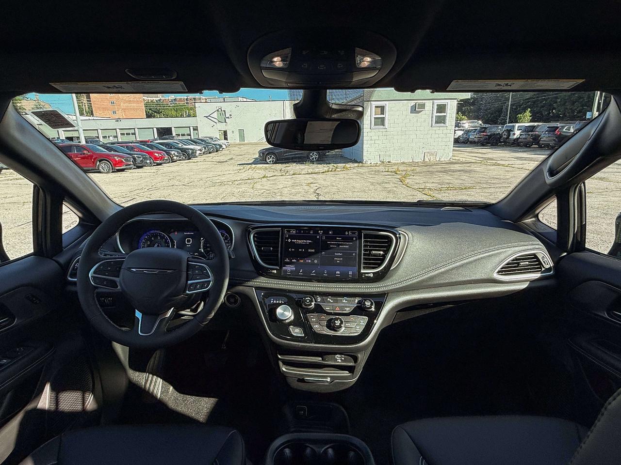 2027 Chrysler Pacifica Select FWD Photo