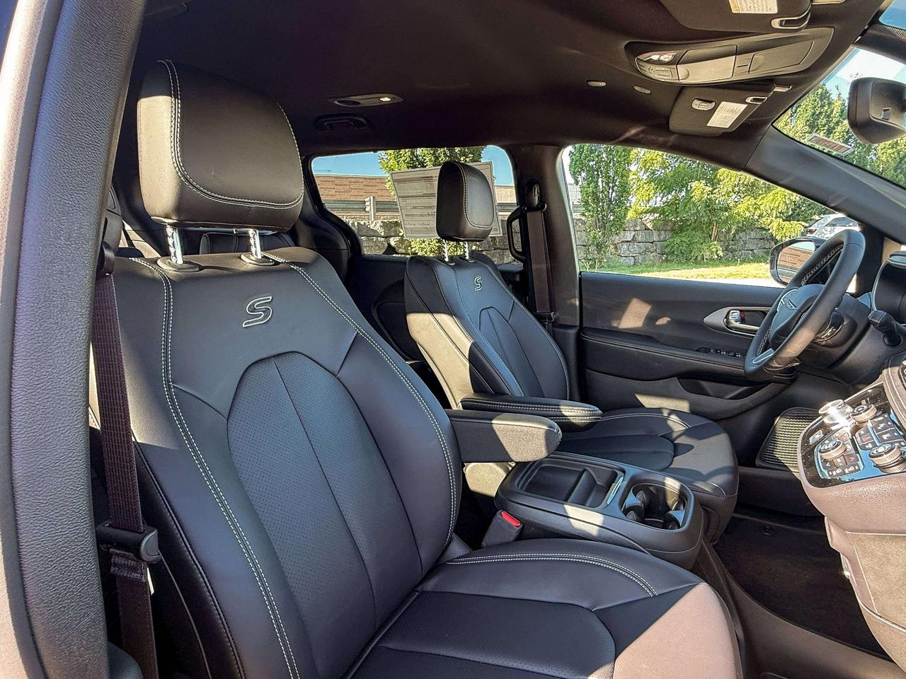 2027 Chrysler Pacifica Select FWD Photo