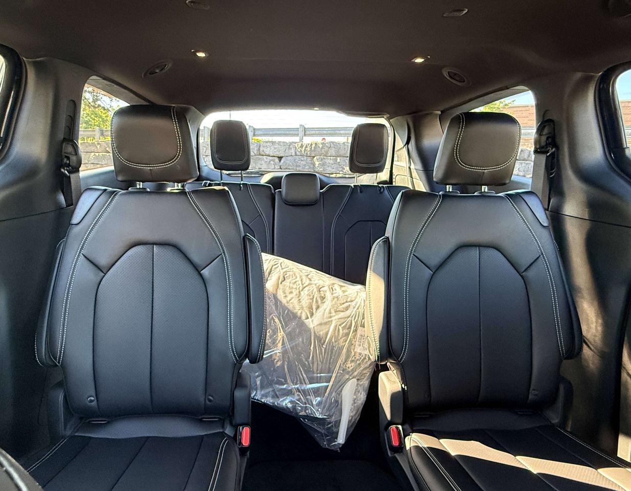 2027 Chrysler Pacifica Select FWD Photo