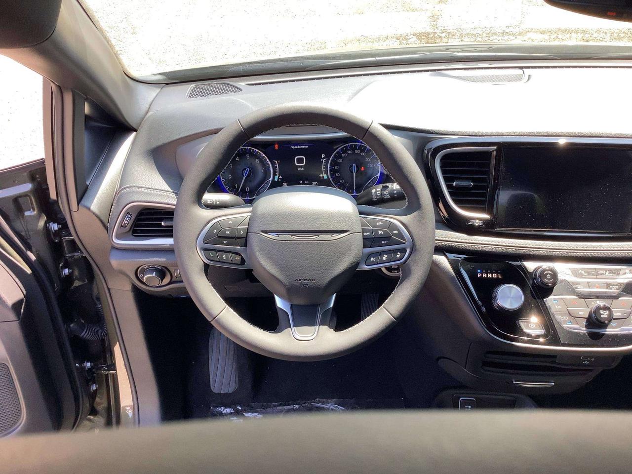 2027 Chrysler Pacifica SELECT FWD | Leather | S APP PKG | 8-PASSENGER Photo