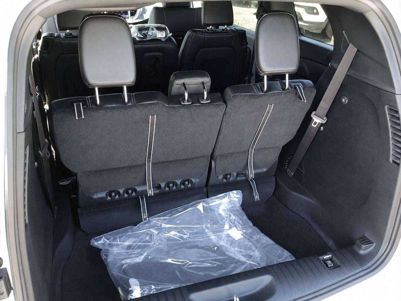2027 Chrysler Pacifica SELECT FWD | Leather | S APP PKG | 8-PASSENGER Photo