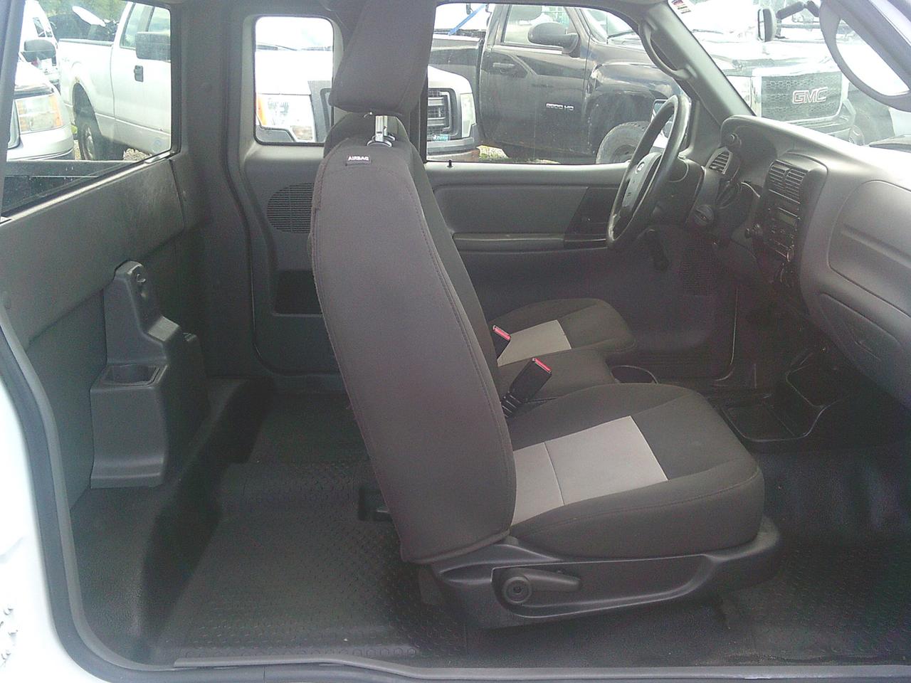 2011 Ford Ranger 2WD SuperCab 126  XL Photo4