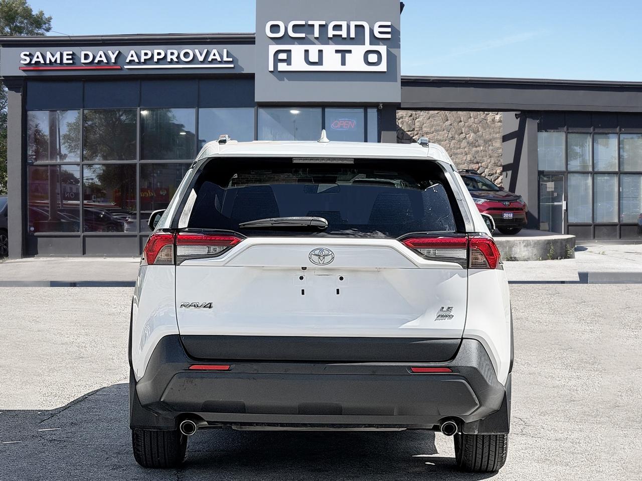 2019 Toyota RAV4 AWD LE Photo