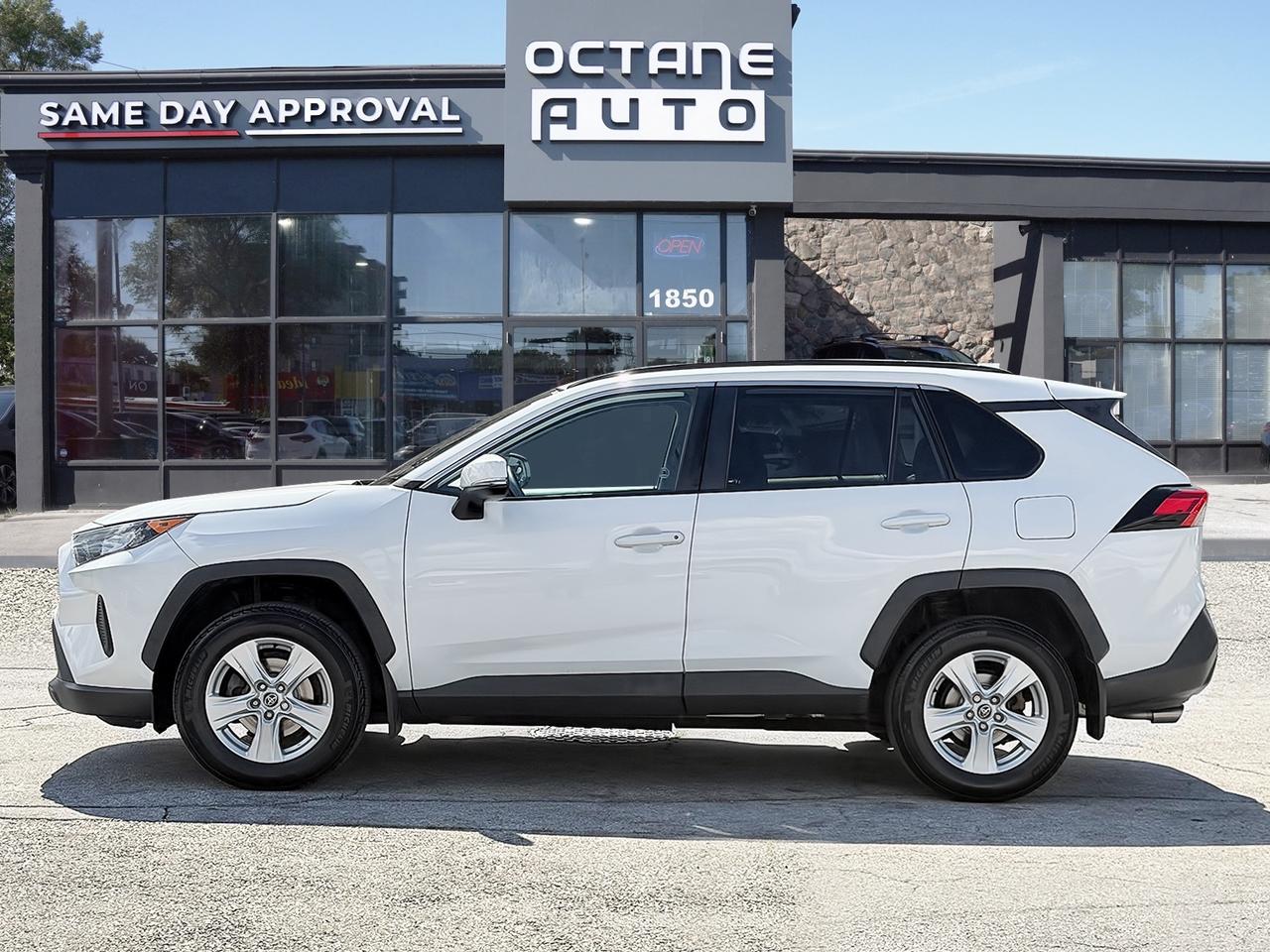 2019 Toyota RAV4 AWD LE Photo2