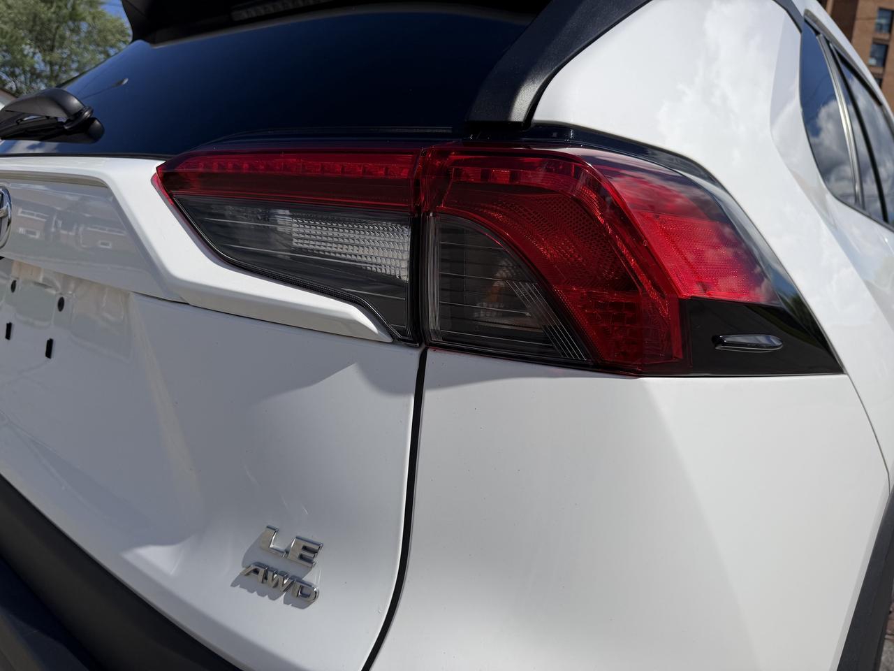 2019 Toyota RAV4 AWD LE Photo