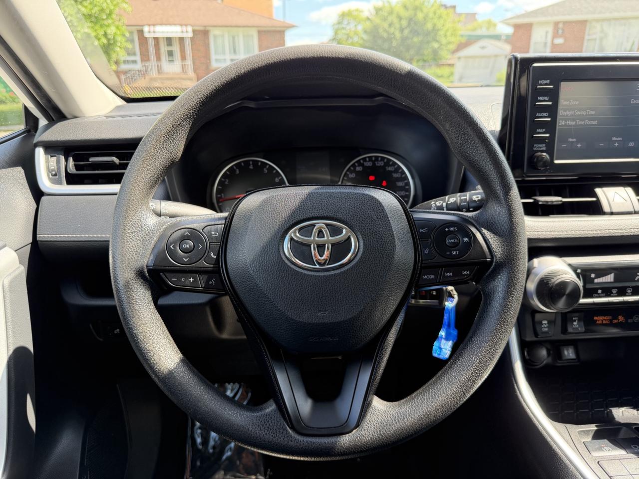 2019 Toyota RAV4 AWD LE Photo