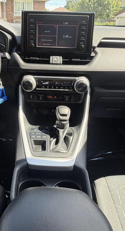 2019 Toyota RAV4 AWD LE Photo