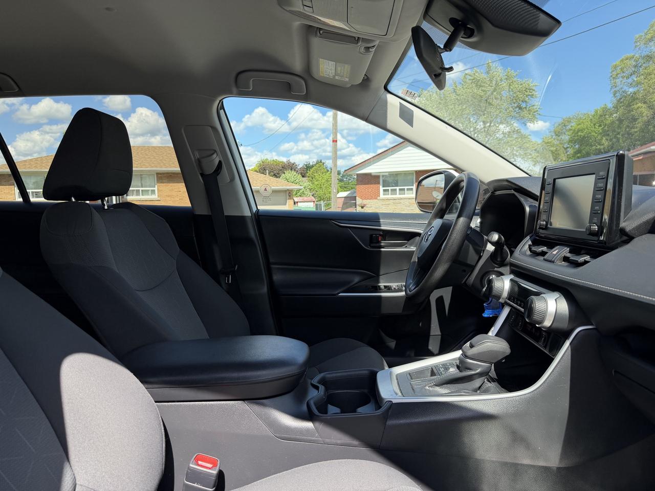 2019 Toyota RAV4 AWD LE Photo