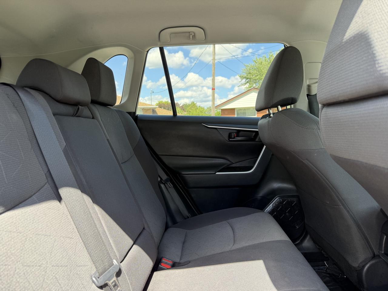 2019 Toyota RAV4 AWD LE Photo