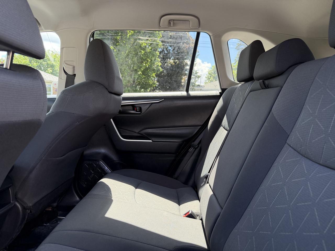 2019 Toyota RAV4 AWD LE Photo