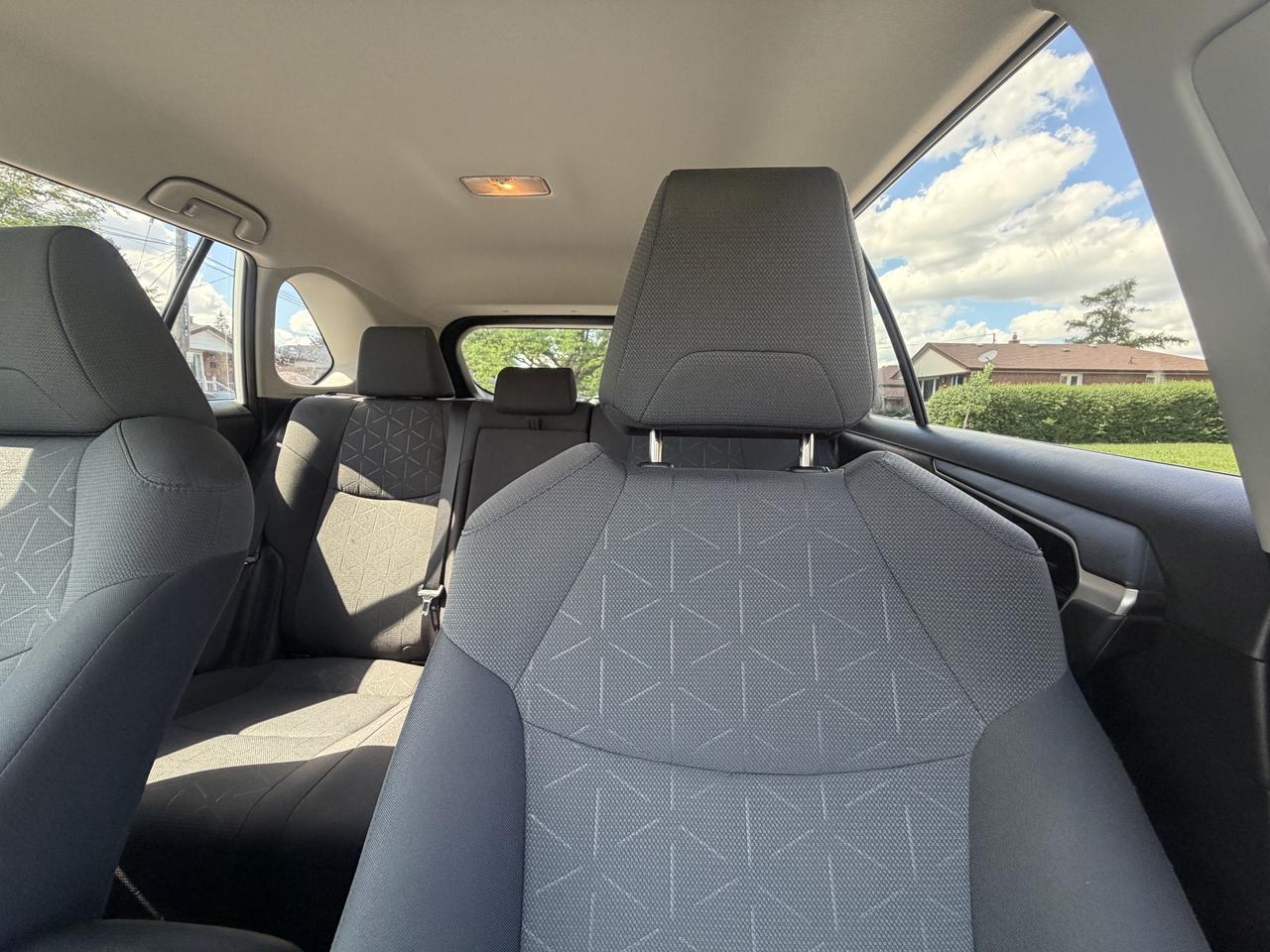 2019 Toyota RAV4 AWD LE Photo