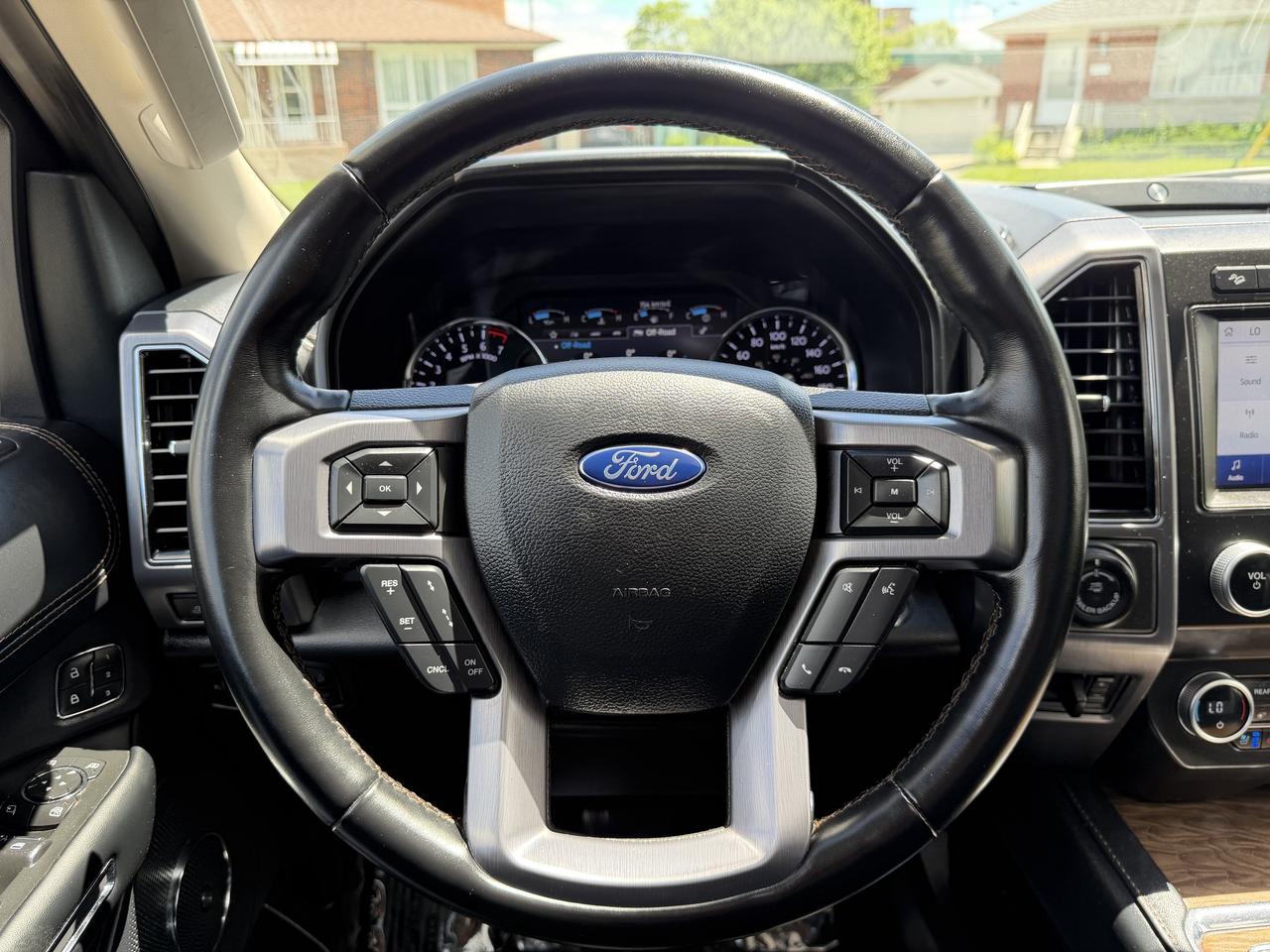 2020 Ford Expedition Platinum Max 4X4 Photo