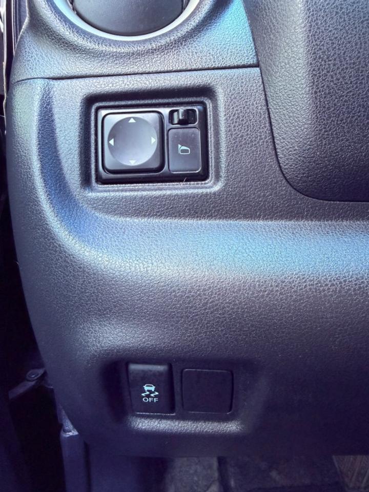 2012 Nissan Versa 1.6 S 4dr Sedan (1.6L 4cyl 5M) Photo