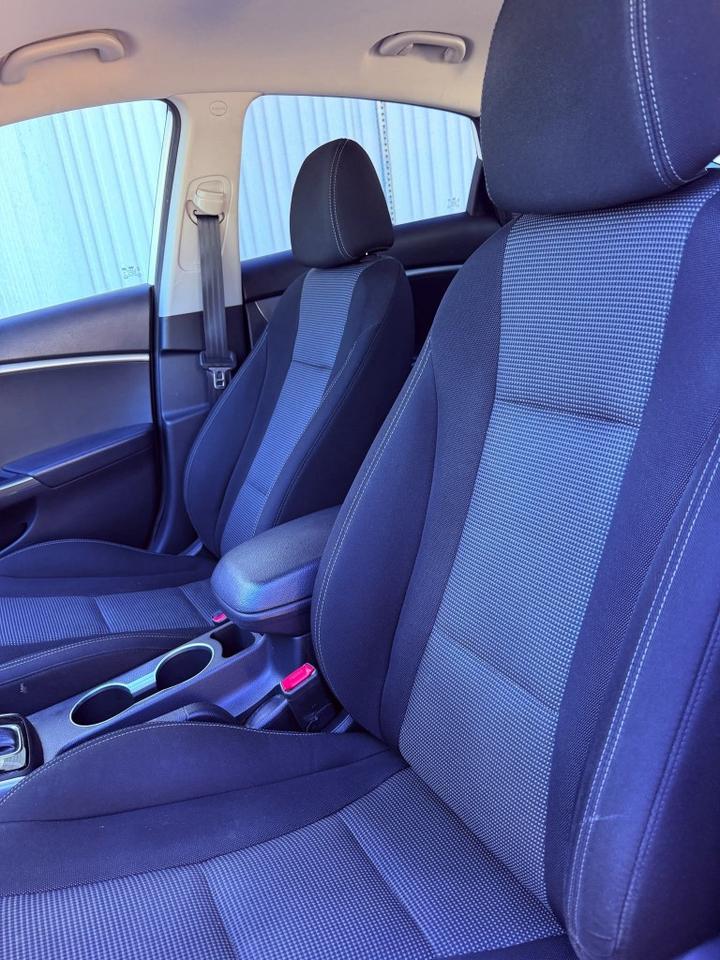 2016 Hyundai Elantra GT 5dr Hatchback Automatic GL Photo