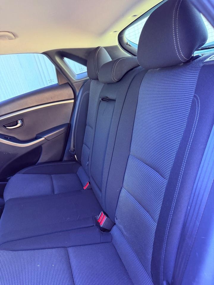 2016 Hyundai Elantra GT 5dr Hatchback Automatic GL Photo