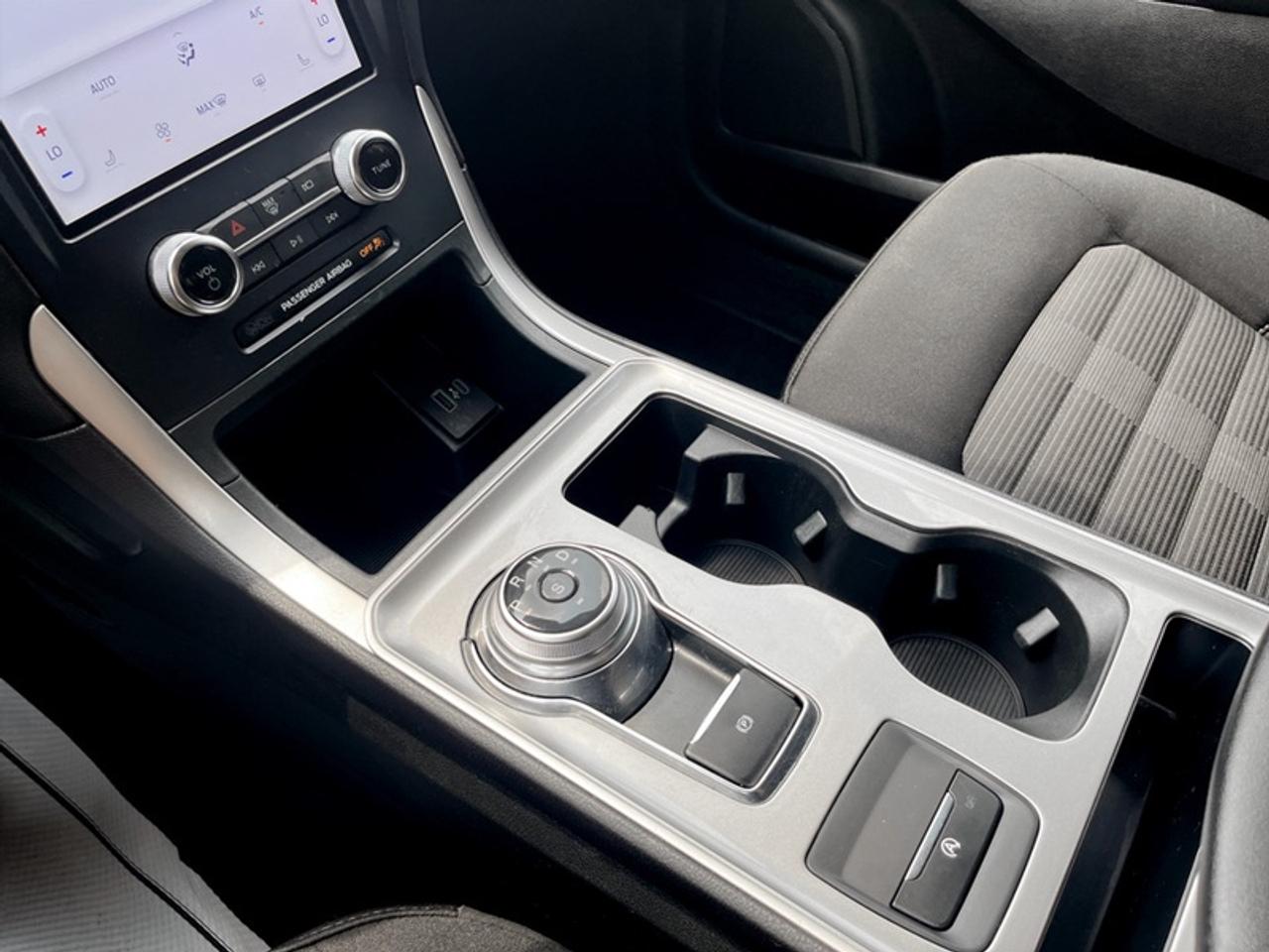 2024 Ford Edge SEL  **CLEAN CARFAX** Photo