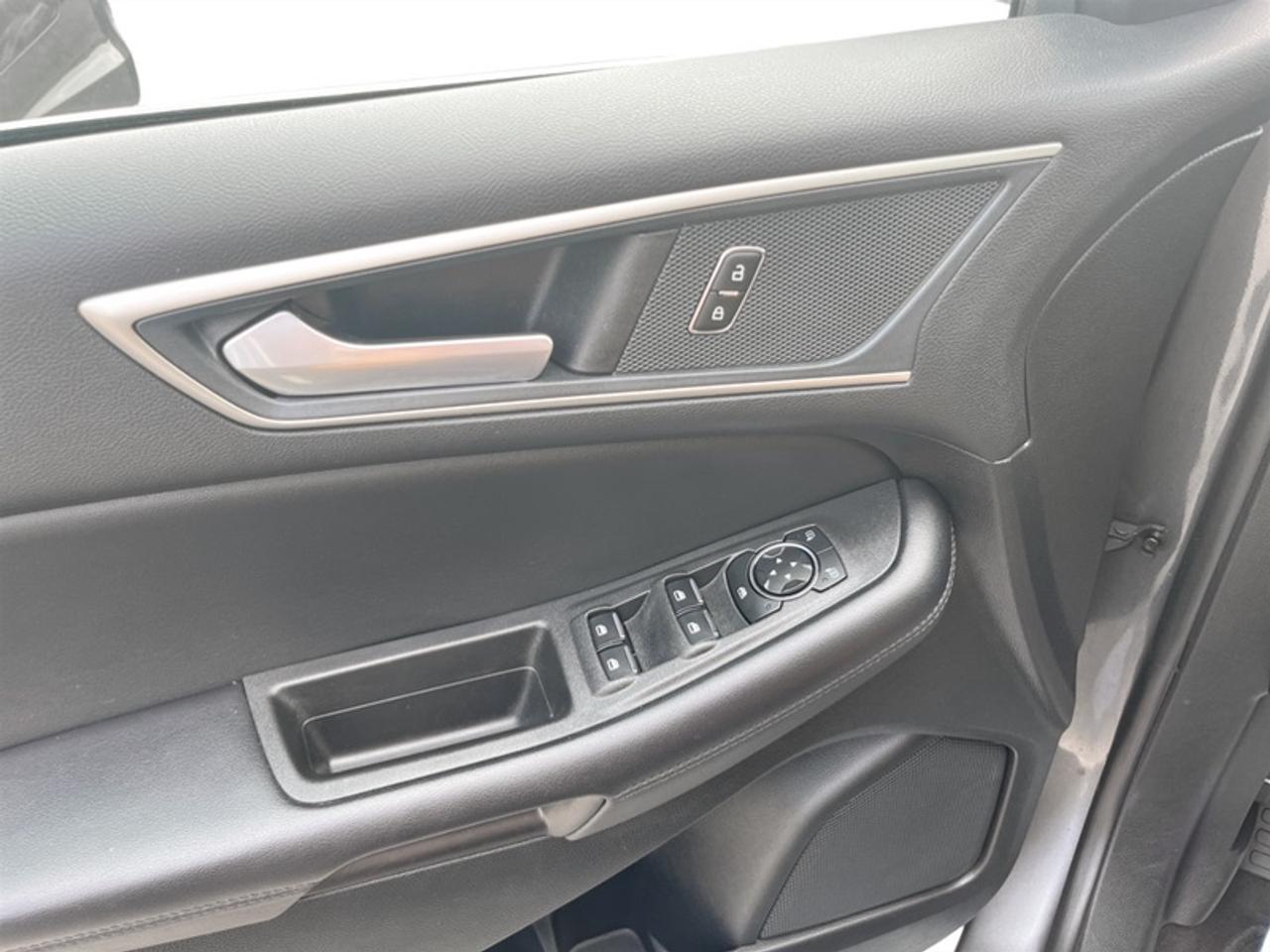 2024 Ford Edge SEL  **CLEAN CARFAX** Photo