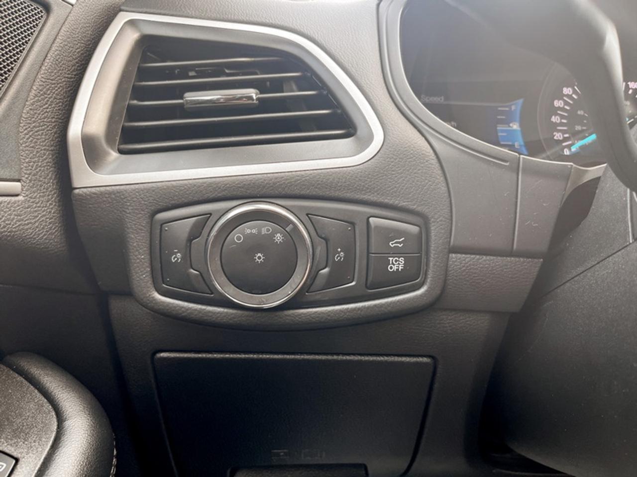 2024 Ford Edge SEL  **CLEAN CARFAX** Photo
