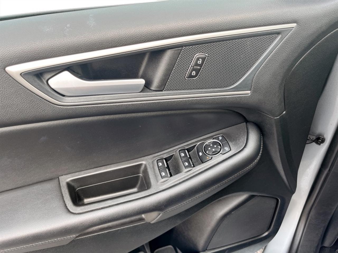 2024 Ford Edge SEL  **CLEAN CARFAX** Photo