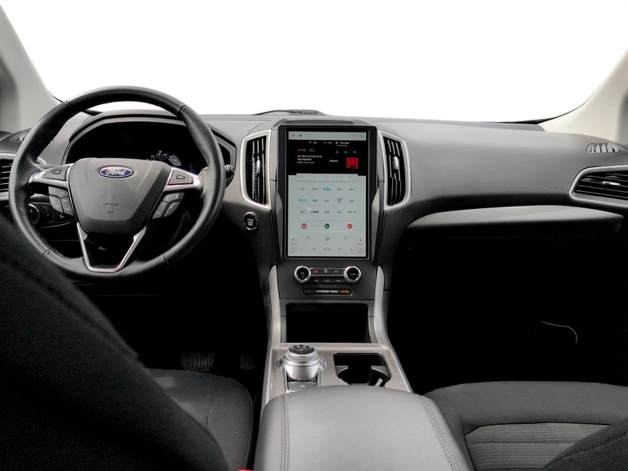 2023 Ford Edge SEL  **CLEAN CARFAX** Photo