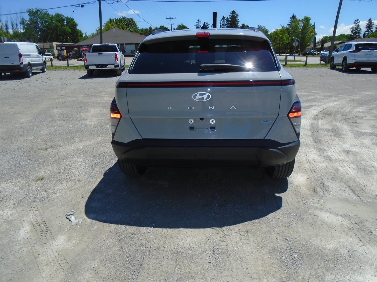 2024 Hyundai KONA Preferred AWD Photo2