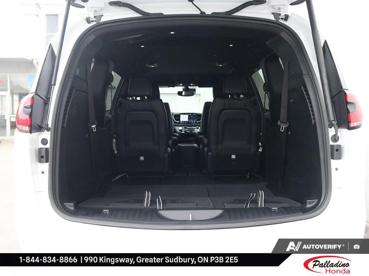 2026 Chrysler Pacifica Select Photo