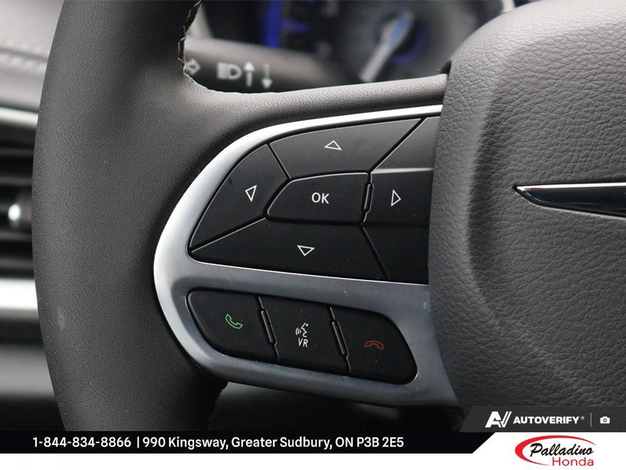 2026 Chrysler Pacifica Select Photo