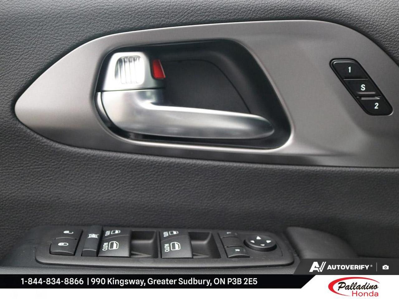 2026 Chrysler Pacifica Select Photo