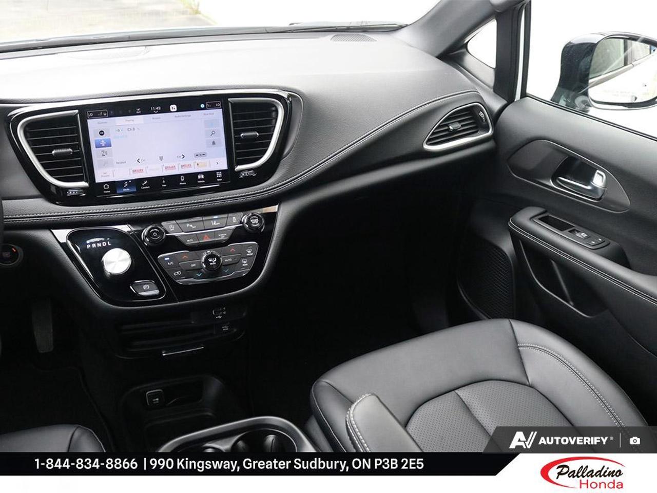 2026 Chrysler Pacifica Select Photo