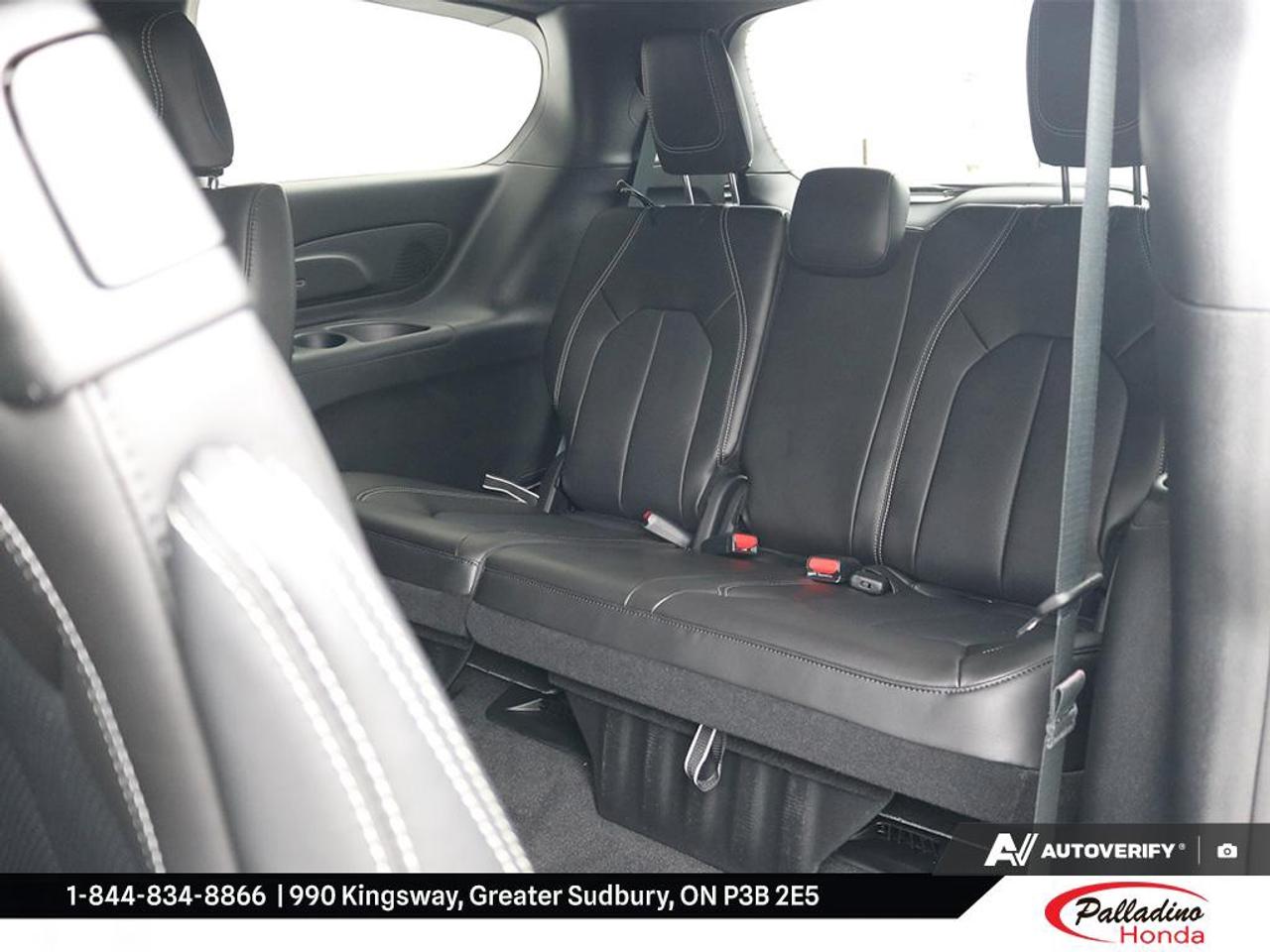 2026 Chrysler Pacifica Select Photo