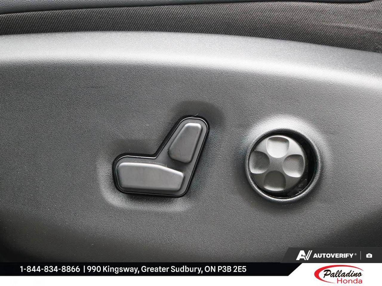 2026 Chrysler Pacifica Select Photo