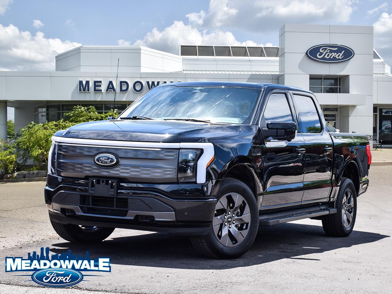 2023 Ford F-150 Lightning Lariat Photo0