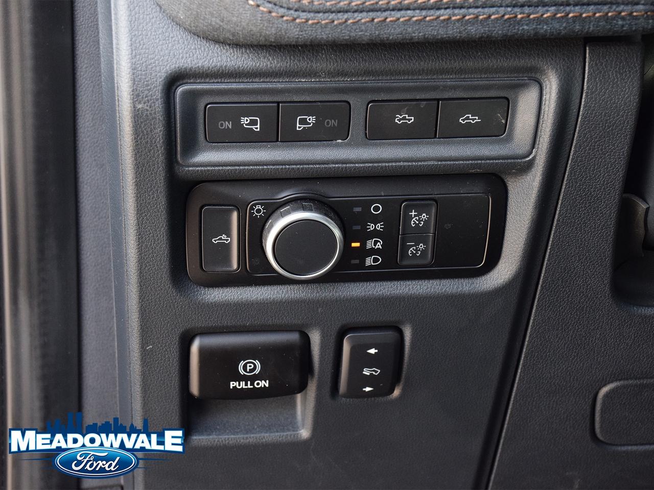 2023 Ford F-150 Lightning Lariat Photo