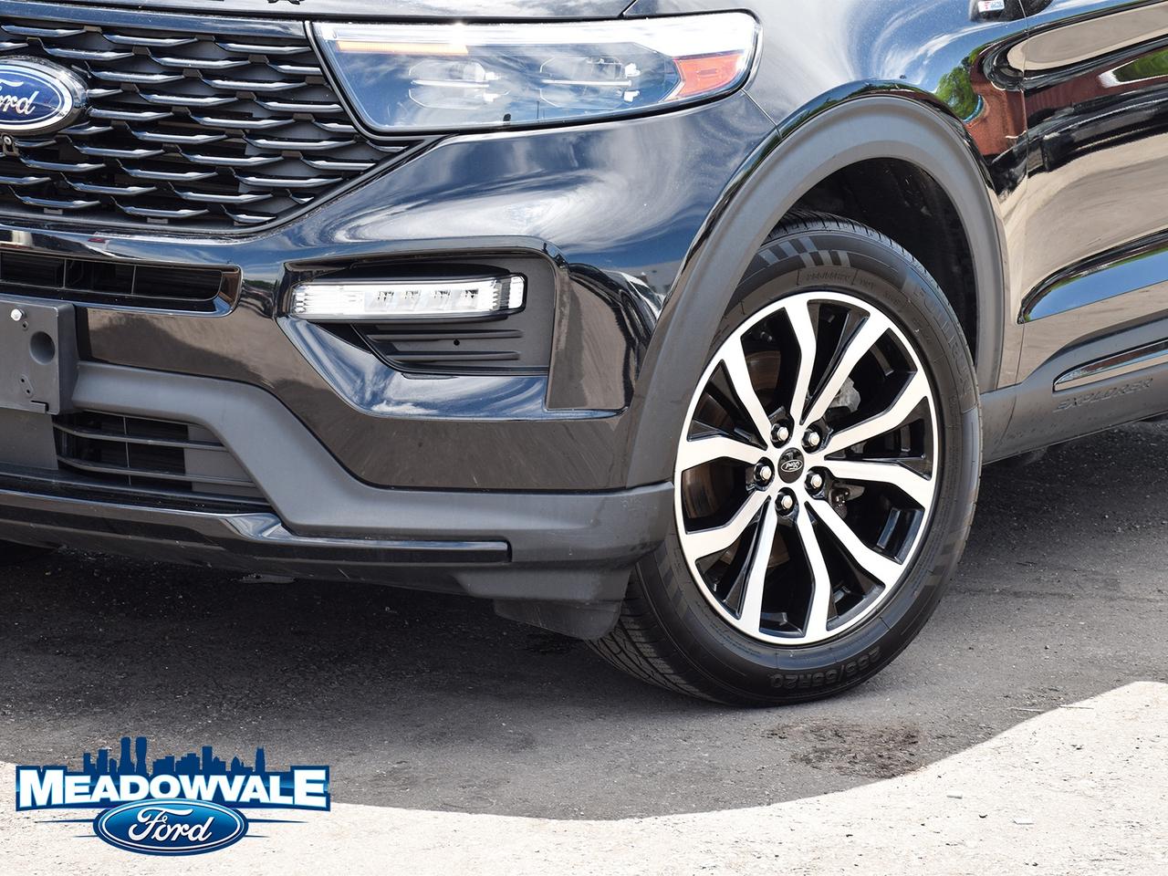 2022 Ford Explorer ST Photo2