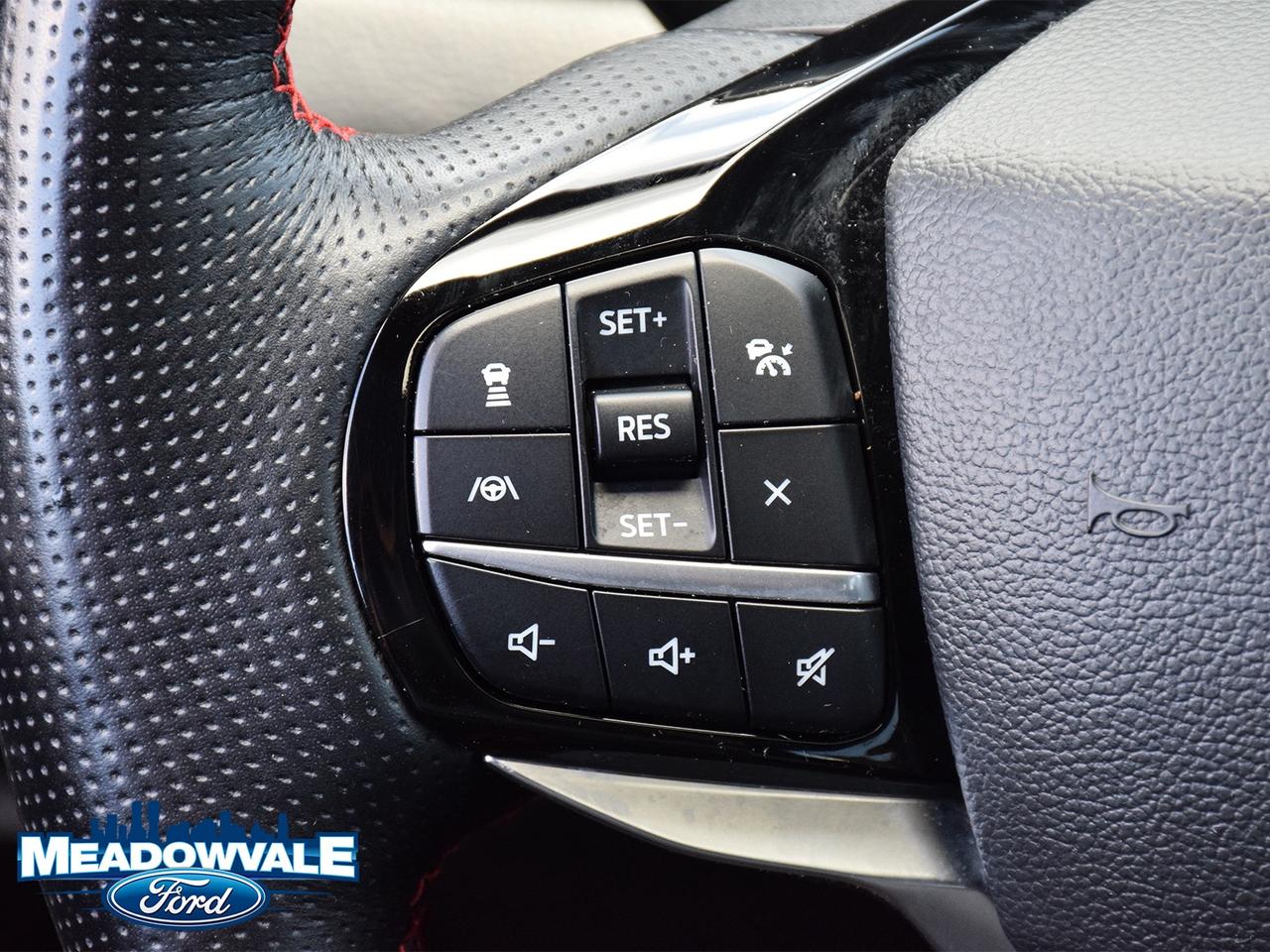 2022 Ford Explorer ST Photo