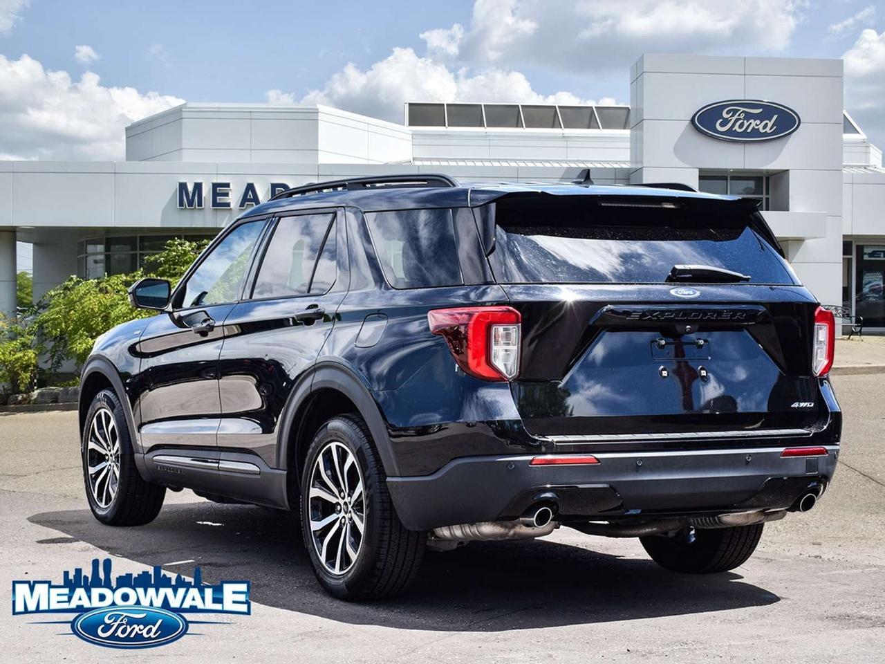 2022 Ford Explorer ST Photo