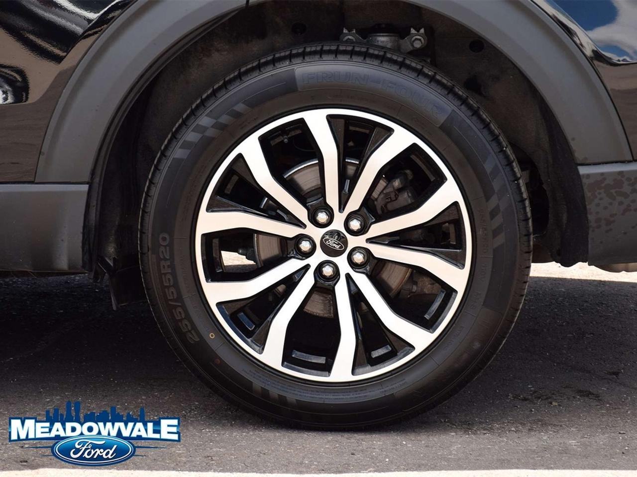 2022 Ford Explorer ST Photo