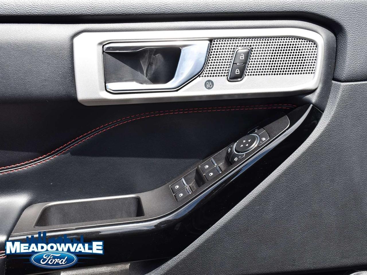 2022 Ford Explorer ST Photo