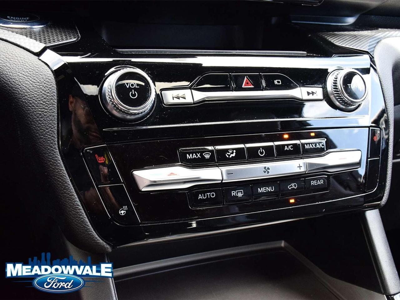2022 Ford Explorer ST Photo
