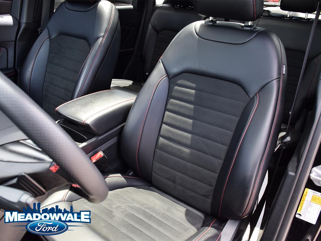 2024 Ford Edge ST Photo