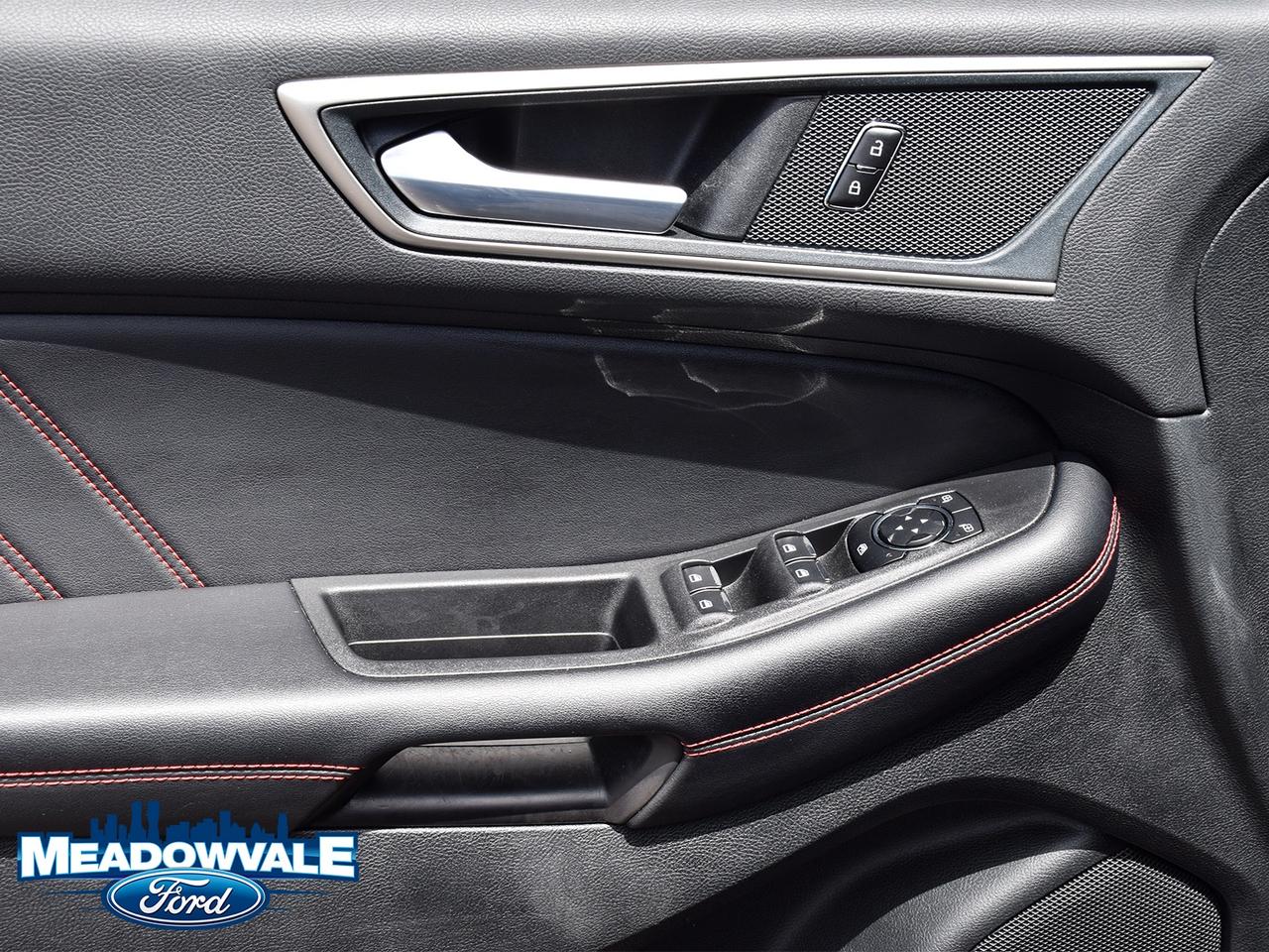 2024 Ford Edge ST Photo