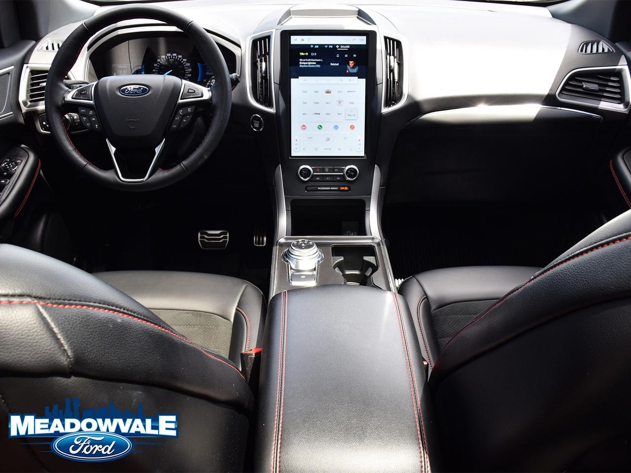 2024 Ford Edge ST Photo